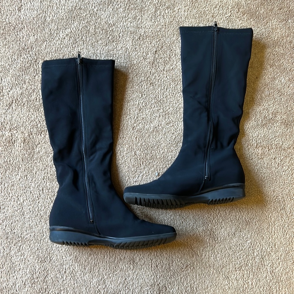 Women’s Black Knee-High Heeled Boots